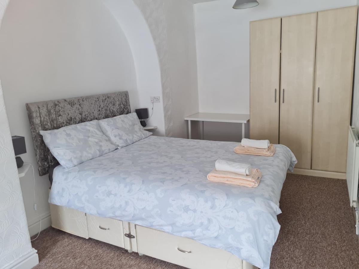 17 Bridge St, 3 Bedroom Flat 阿伯里斯特威斯 外观 照片